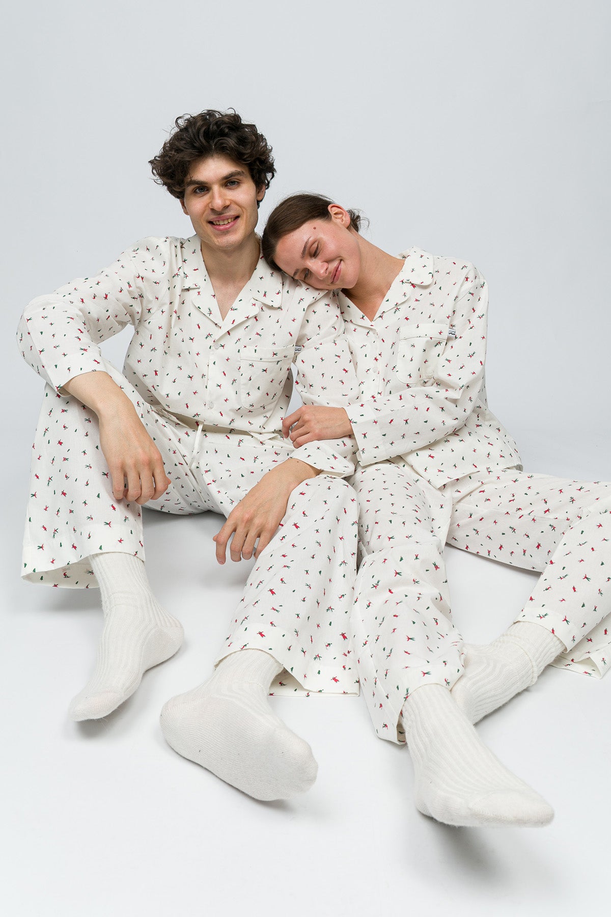 677イギリス、ハーフドール3セットハンカチケースも Holiday Christmas Pijama Couple – Paul Kenzie