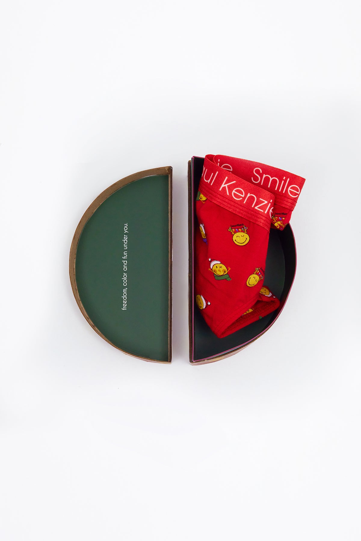 Paul Kenzie | SmileyWorld - Christmas Collection - Couple 5